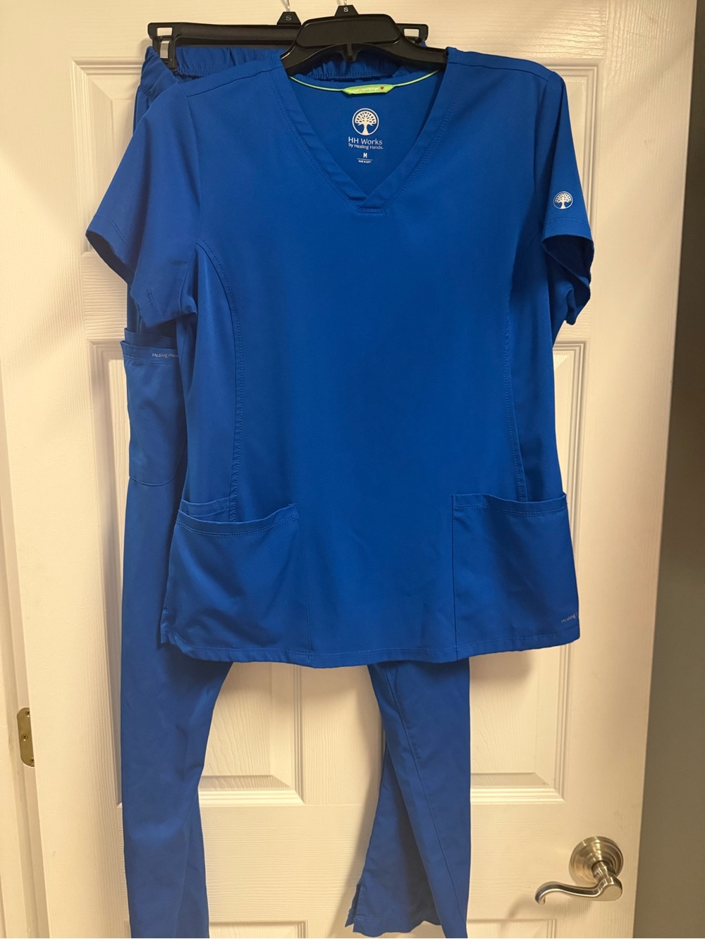 Healing Hands women’s scrub set size Medium top and M tall bottoms royal blue